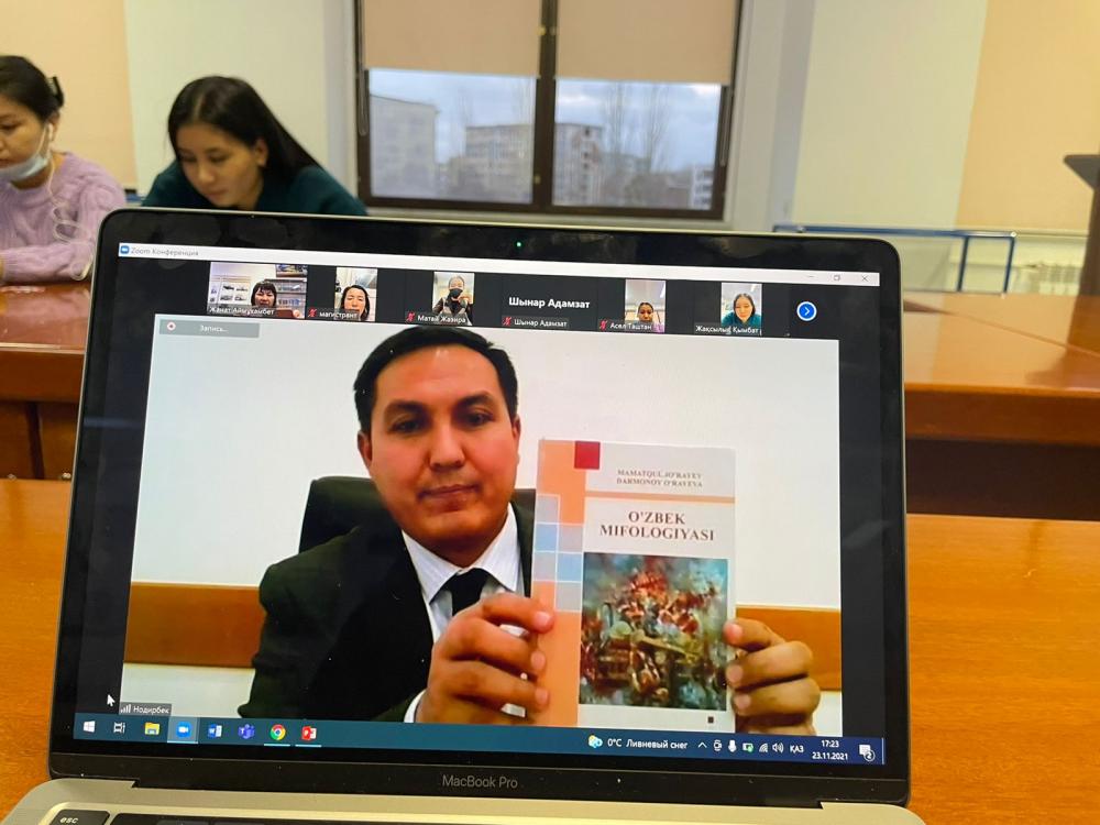 Проходят онлайн-лекции ученых Узбекистана